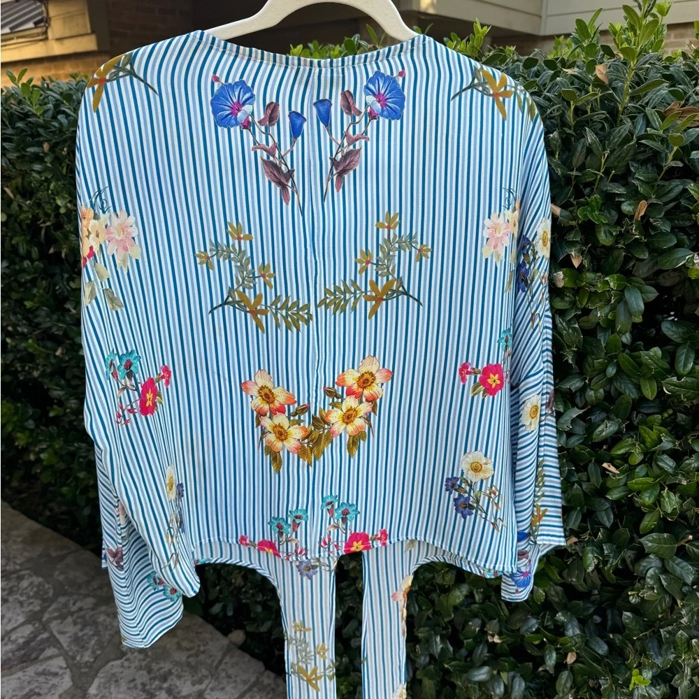 Tolani - Blue & White Stripe Shirt w/ Flowers - Size S - Picture 4 of 4